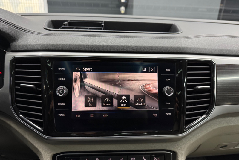  Ponuka vozidiel / Volkswagen Atlas R-Line 3.6 V6 4Motion DSG - video