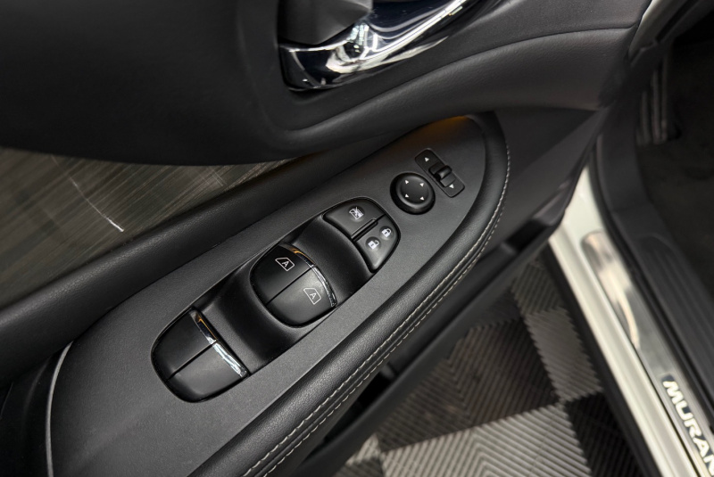  Ponuka vozidiel / Nissan Murano 3.5 - video