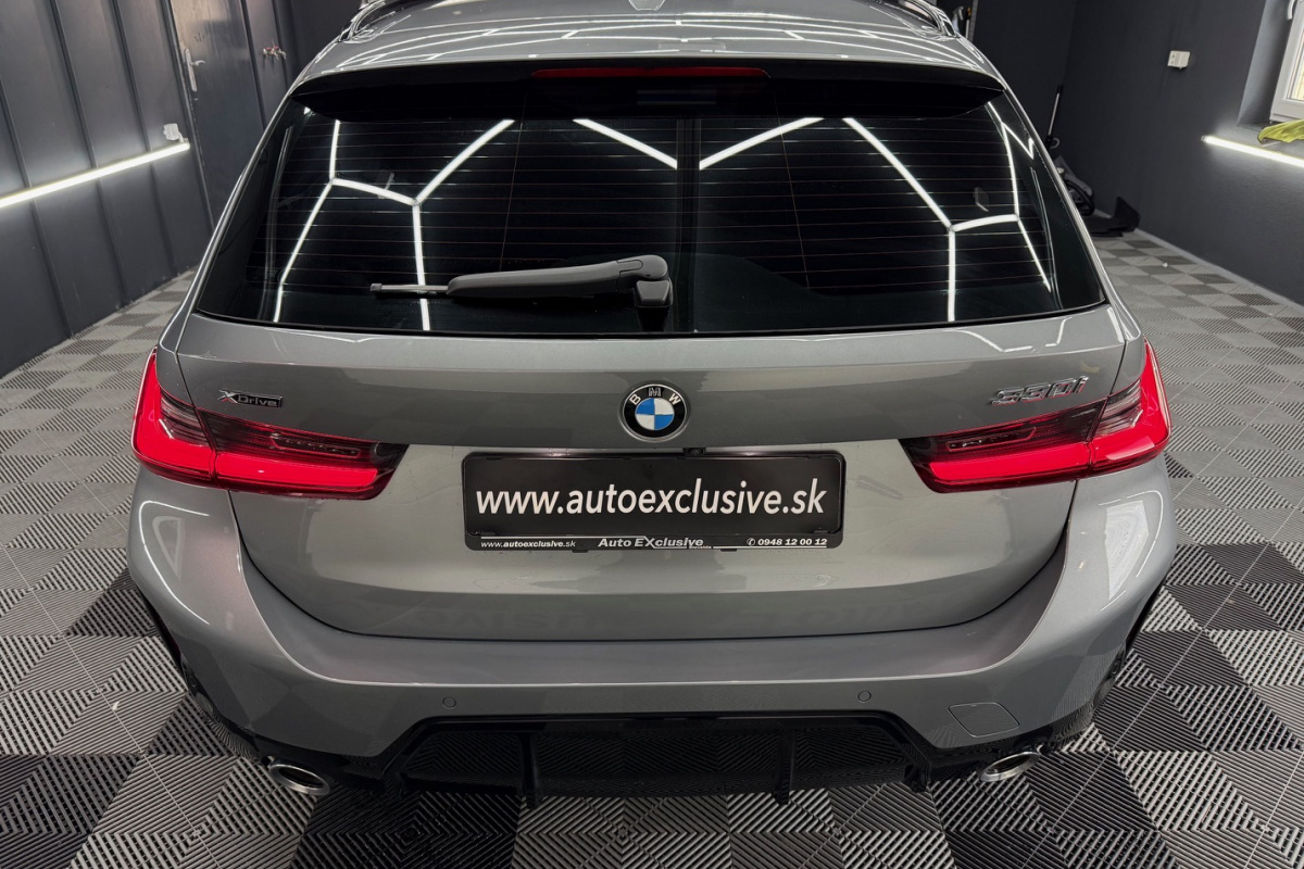 Ponuka vozidiel / BMW Rad 3 Touring 330i xDrive A/T - video