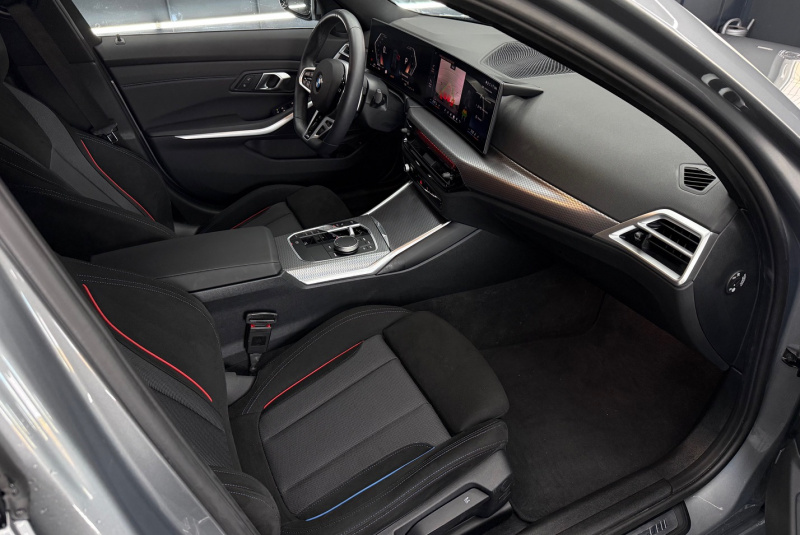 Ponuka vozidiel / BMW Rad 3 Touring 330i xDrive A/T - video  Ponuka vozidiel / BMW Rad 3 Touring 330i xDrive A/T - video