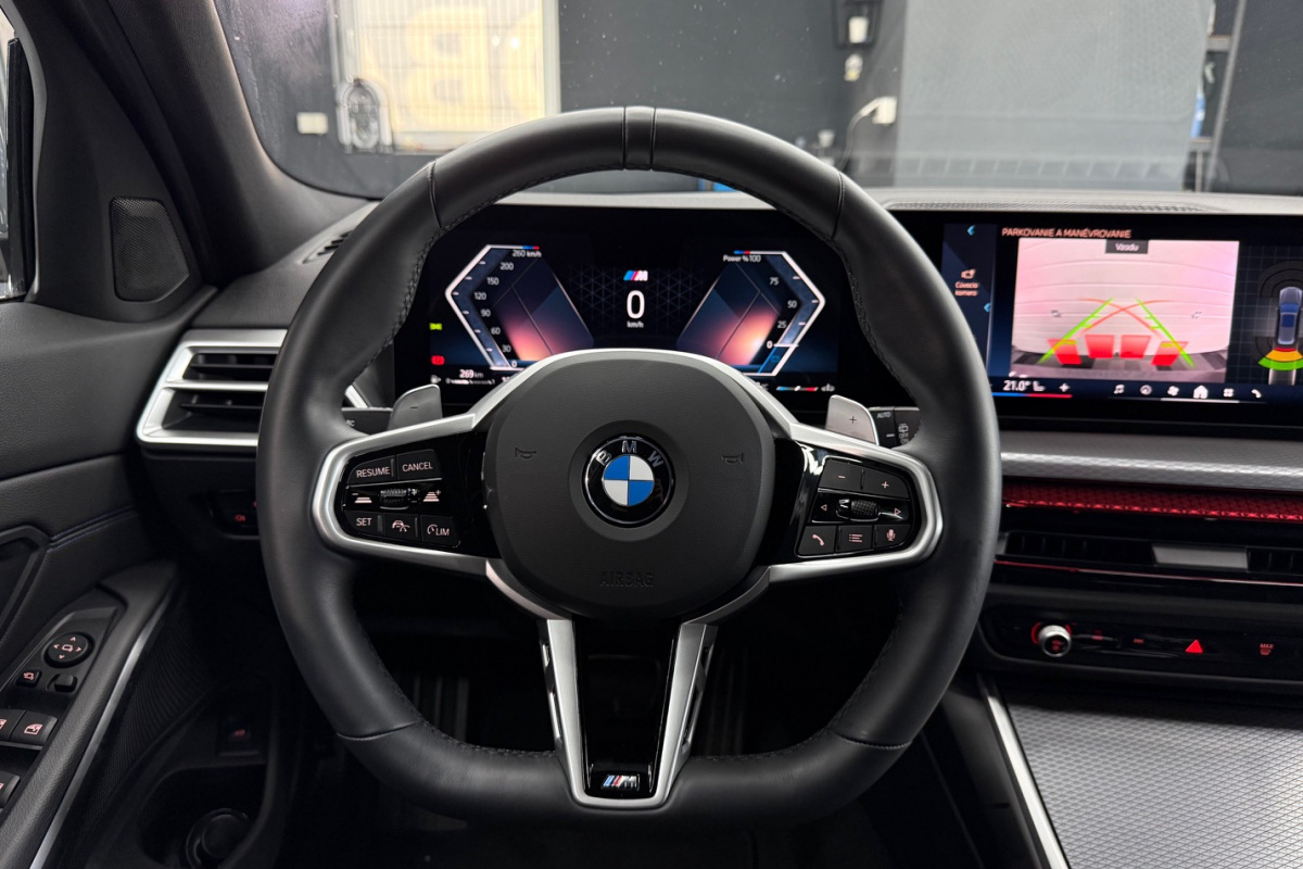 Ponuka vozidiel / BMW Rad 3 Touring 330i xDrive A/T - video Ponuka vozidiel / BMW Rad 3 Touring 330i xDrive A/T - video