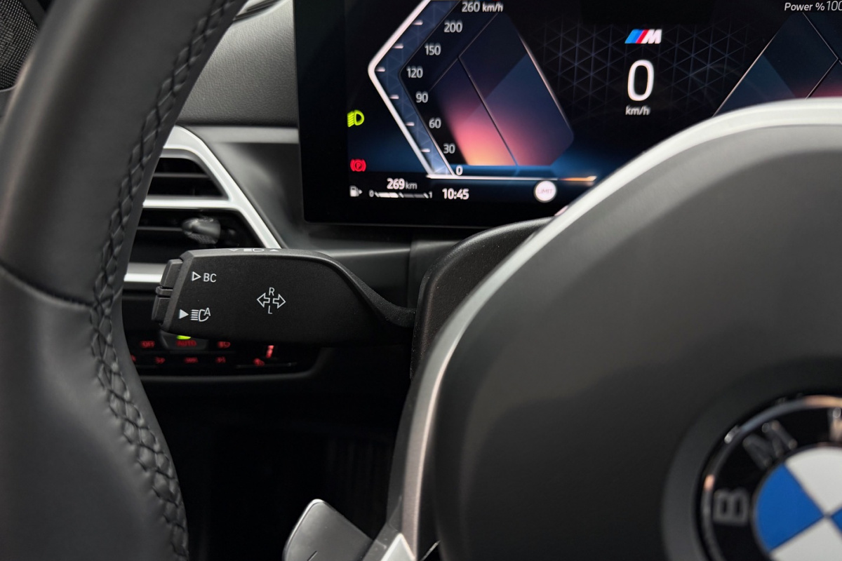 Ponuka vozidiel / BMW Rad 3 Touring 330i xDrive A/T - video