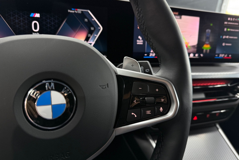 Ponuka vozidiel / BMW Rad 3 Touring 330i xDrive A/T - video  Ponuka vozidiel / BMW Rad 3 Touring 330i xDrive A/T - video