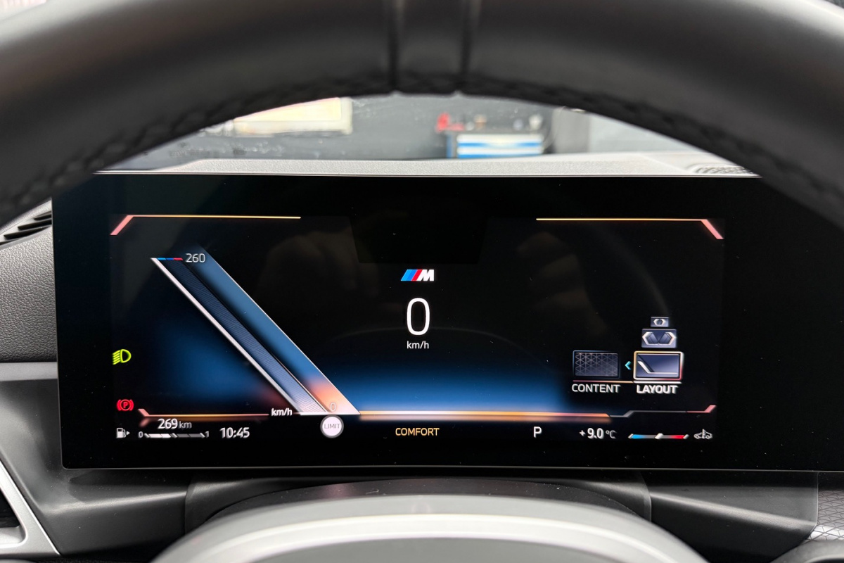 Ponuka vozidiel / BMW Rad 3 Touring 330i xDrive A/T - video