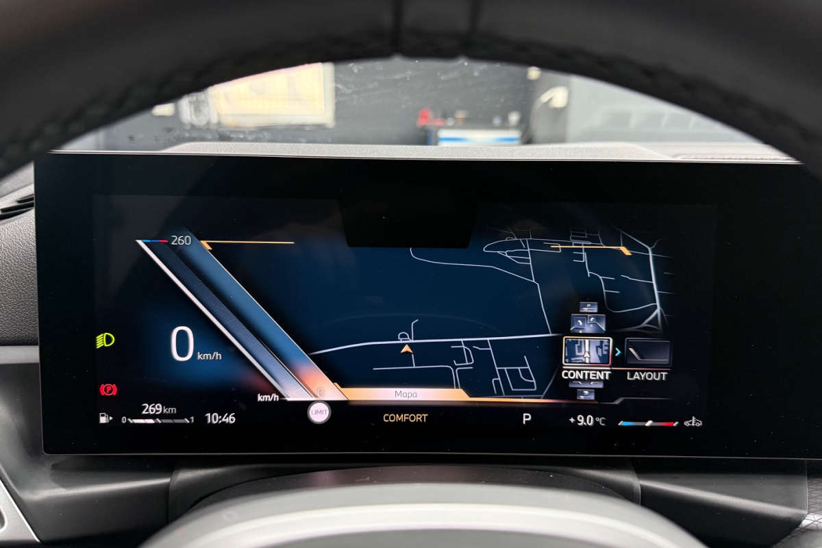 Ponuka vozidiel / BMW Rad 3 Touring 330i xDrive A/T - video