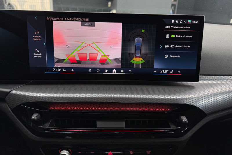  Ponuka vozidiel / BMW Rad 3 Touring 330i xDrive A/T - video