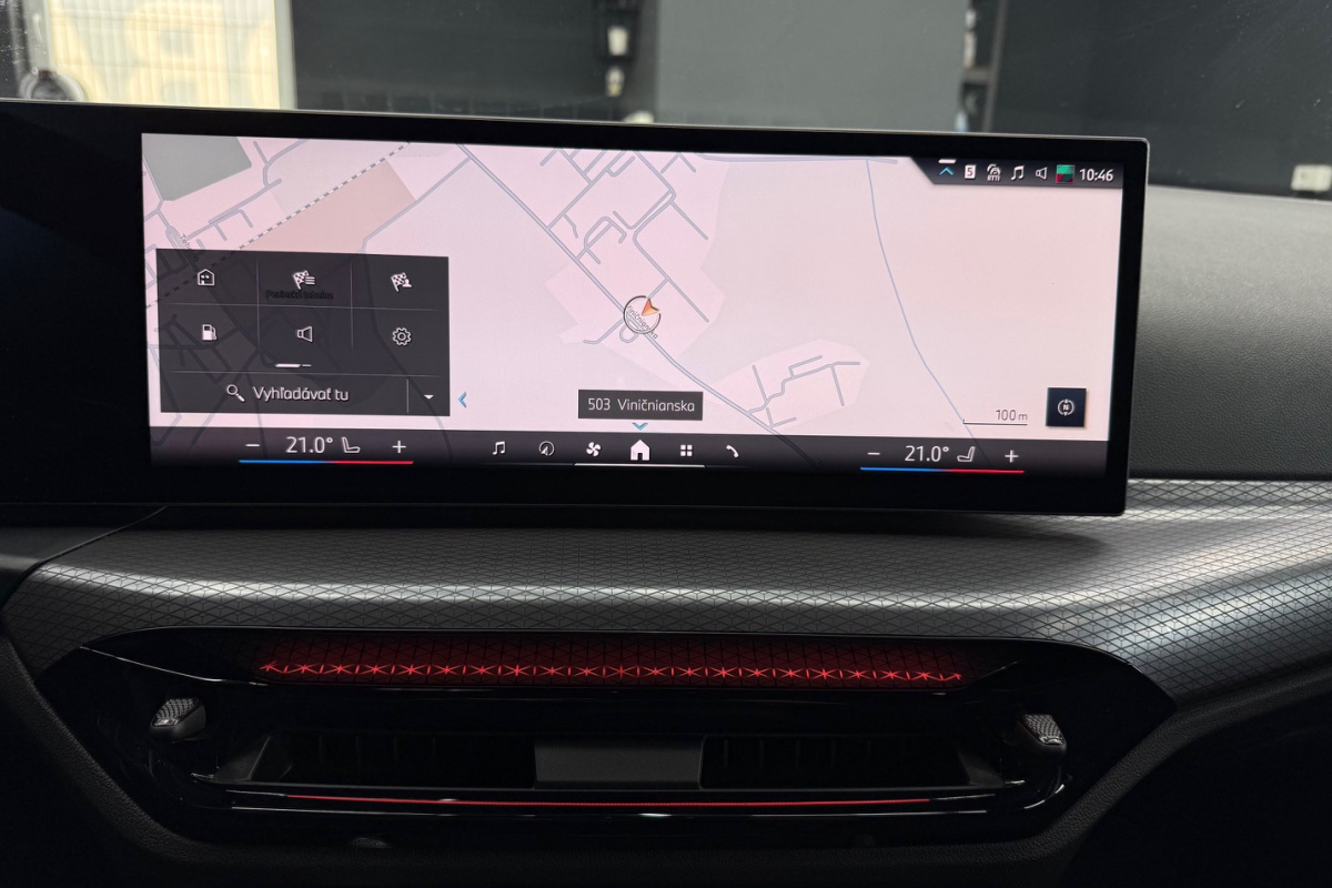 Ponuka vozidiel / BMW Rad 3 Touring 330i xDrive A/T - video