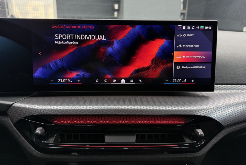  Ponuka vozidiel / BMW Rad 3 Touring 330i xDrive A/T - video