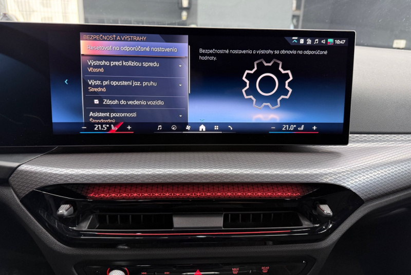  Ponuka vozidiel / BMW Rad 3 Touring 330i xDrive A/T - video