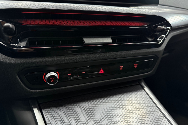 Ponuka vozidiel / BMW Rad 3 Touring 330i xDrive A/T - video  Ponuka vozidiel / BMW Rad 3 Touring 330i xDrive A/T - video