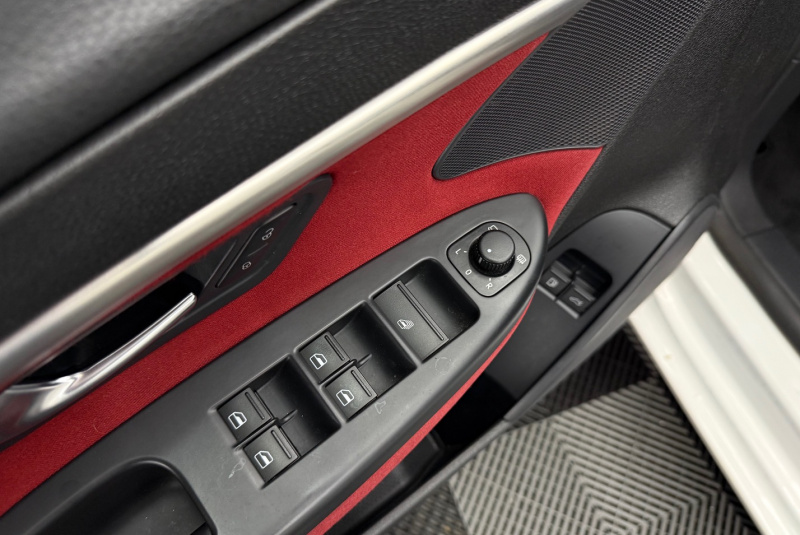  Ponuka vozidiel / Volkswagen Eos 3.2 V6 FSI DSG - video