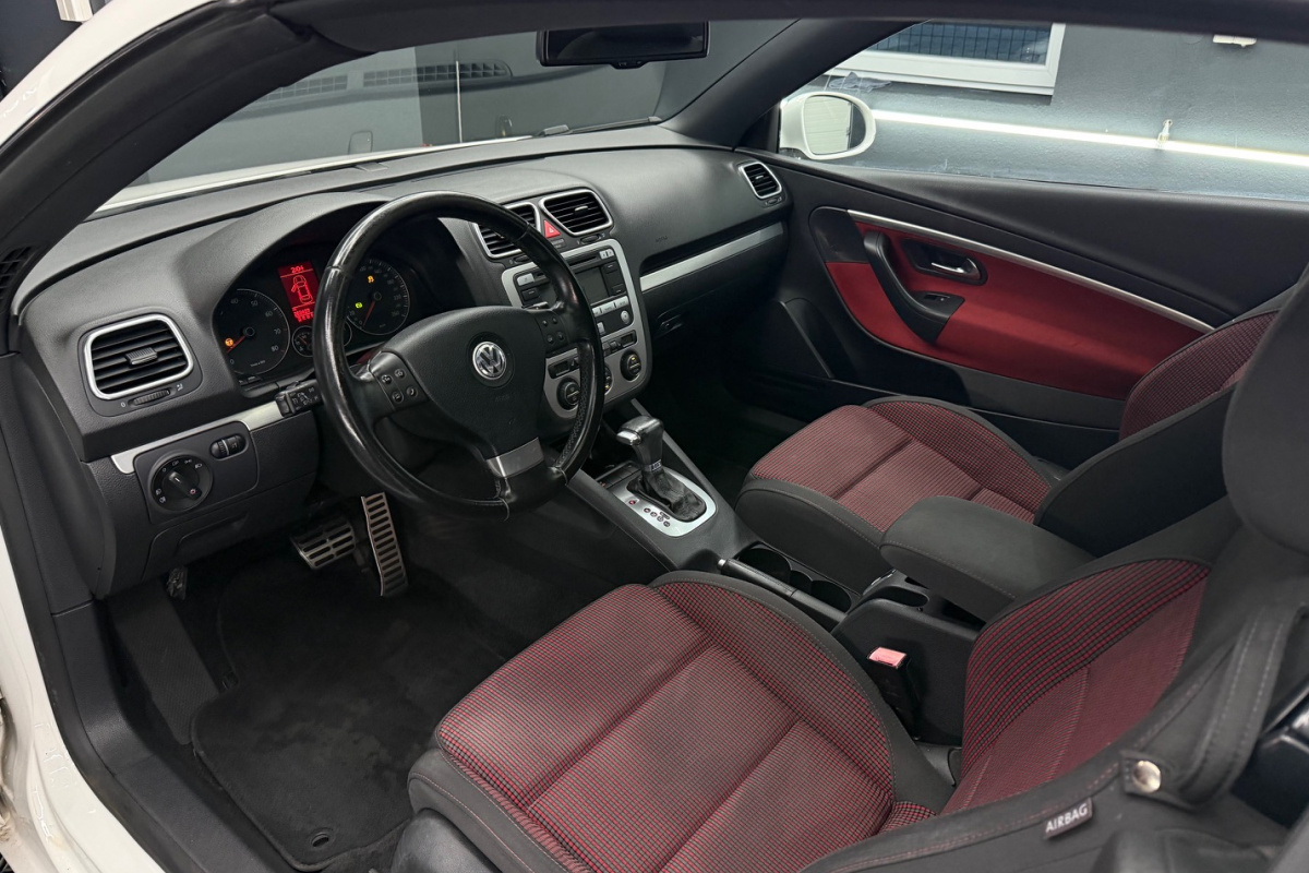 Ponuka vozidiel / Volkswagen Eos 3.2 V6 FSI DSG - video