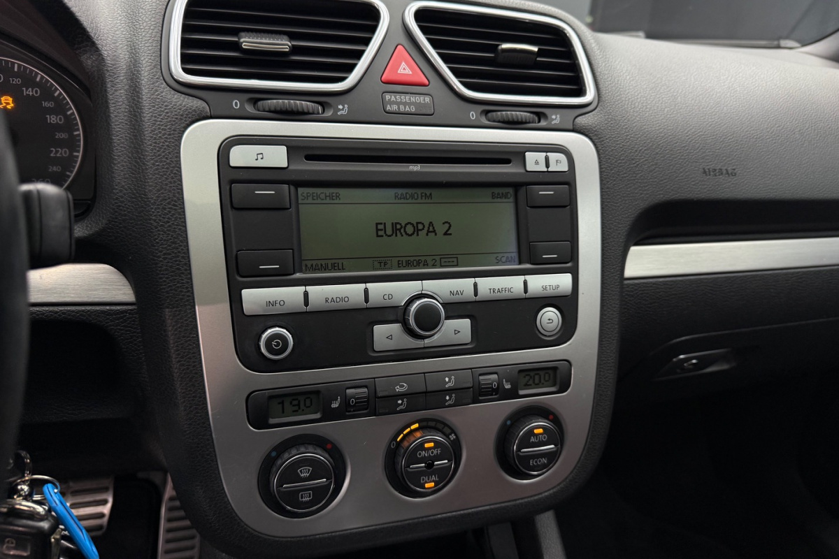 Ponuka vozidiel / Volkswagen Eos 3.2 V6 FSI DSG - video