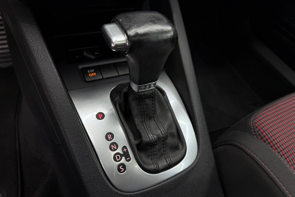 Ponuka vozidiel / Volkswagen Eos 3.2 V6 FSI DSG - video