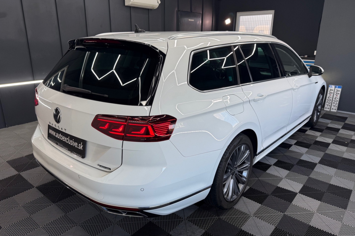 Ponuka vozidiel / Volkswagen Passat Variant 2.0 TDI R-Line 4Motion DSG - video