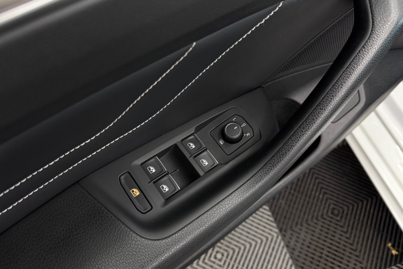 Ponuka vozidiel / Volkswagen Passat Variant 2.0 TDI R-Line 4Motion DSG - video  Ponuka vozidiel / Volkswagen Passat Variant 2.0 TDI R-Line 4Motion DSG - video