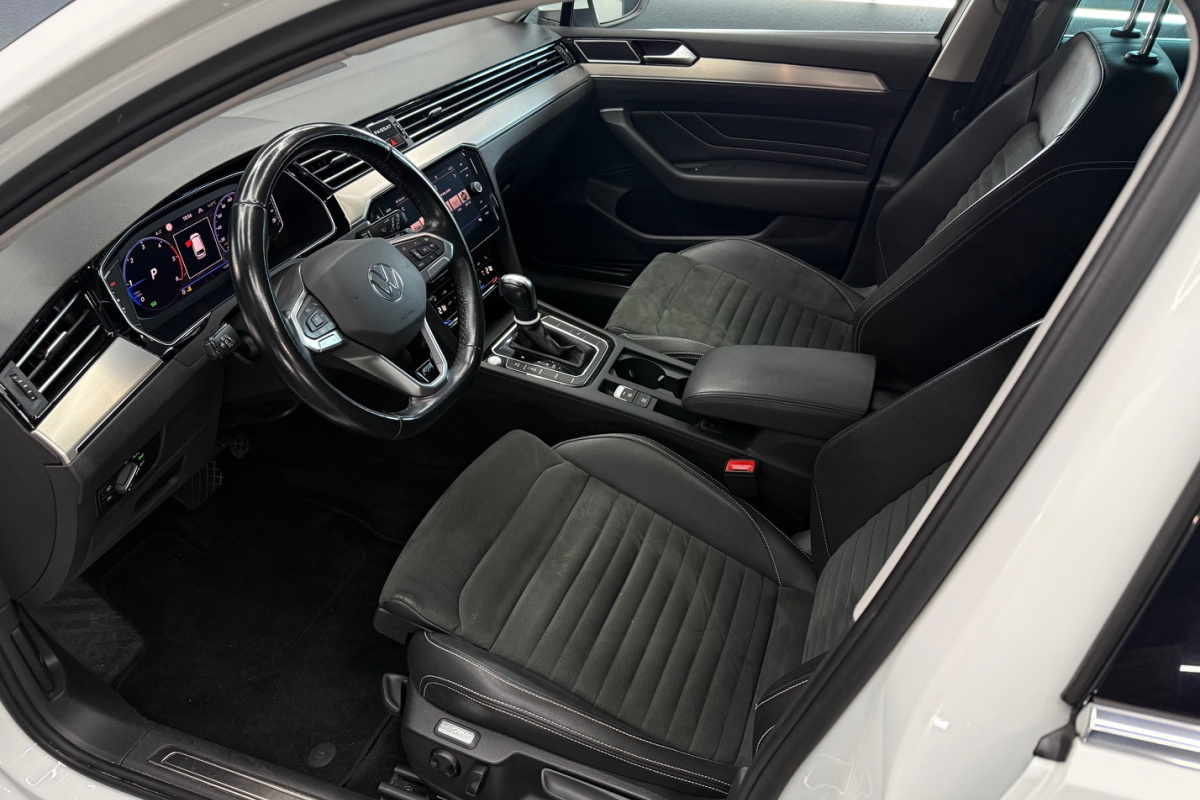 Ponuka vozidiel / Volkswagen Passat Variant 2.0 TDI R-Line 4Motion DSG - video