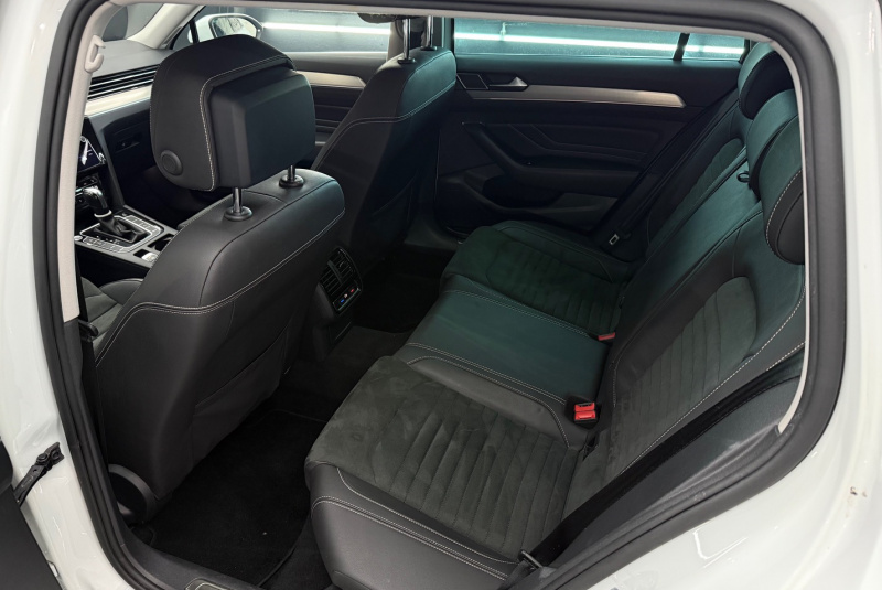  Ponuka vozidiel / Volkswagen Passat Variant 2.0 TDI R-Line 4Motion DSG - video