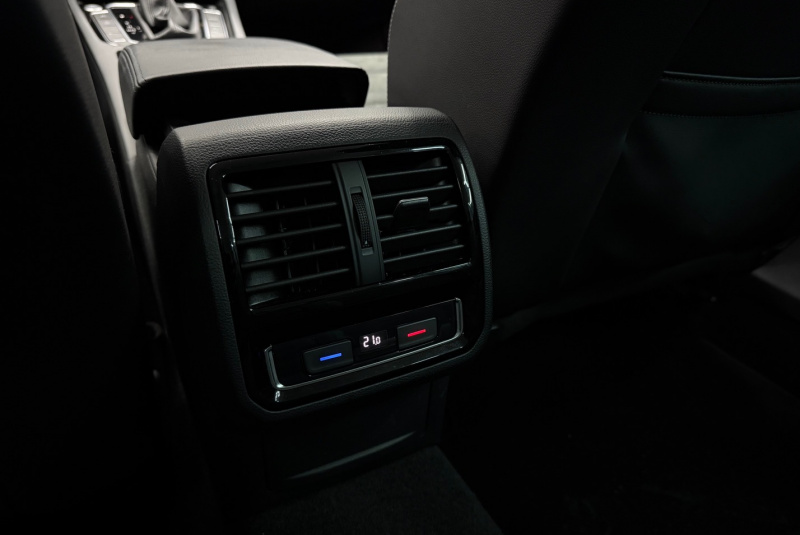  Ponuka vozidiel / Volkswagen Passat Variant 2.0 TDI R-Line 4Motion DSG - video