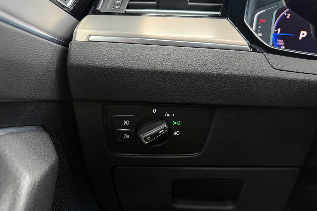 Ponuka vozidiel / Volkswagen Passat Variant 2.0 TDI R-Line 4Motion DSG - video