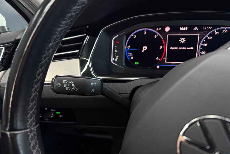  Ponuka vozidiel / Volkswagen Passat Variant 2.0 TDI R-Line 4Motion DSG - video