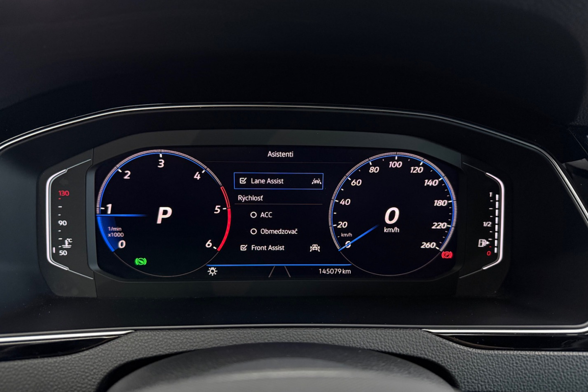 Ponuka vozidiel / Volkswagen Passat Variant 2.0 TDI R-Line 4Motion DSG - video