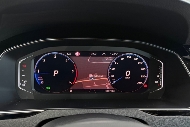  Ponuka vozidiel / Volkswagen Passat Variant 2.0 TDI R-Line 4Motion DSG - video