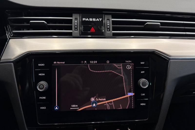  Ponuka vozidiel / Volkswagen Passat Variant 2.0 TDI R-Line 4Motion DSG - video