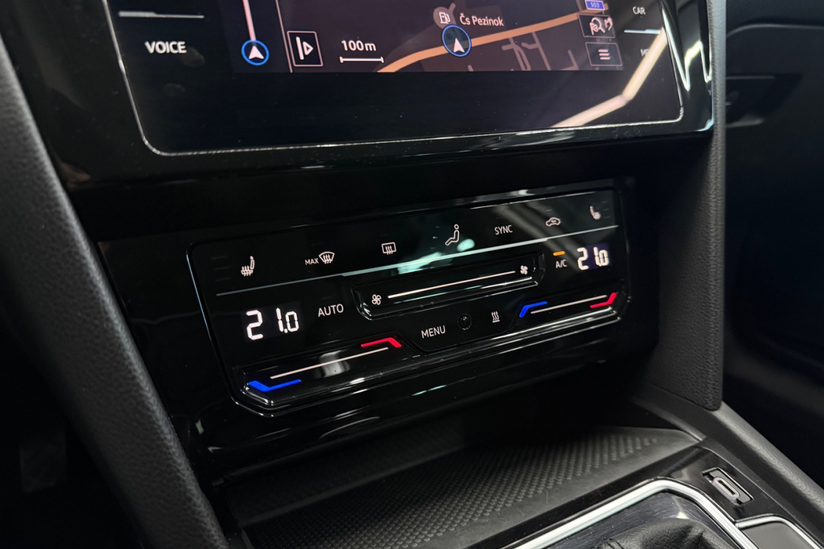 Ponuka vozidiel / Volkswagen Passat Variant 2.0 TDI R-Line 4Motion DSG - video