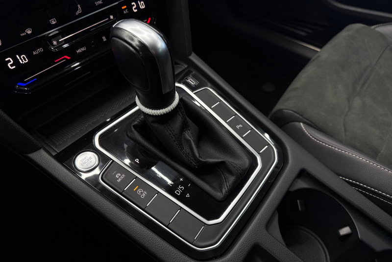  Ponuka vozidiel / Volkswagen Passat Variant 2.0 TDI R-Line 4Motion DSG - video