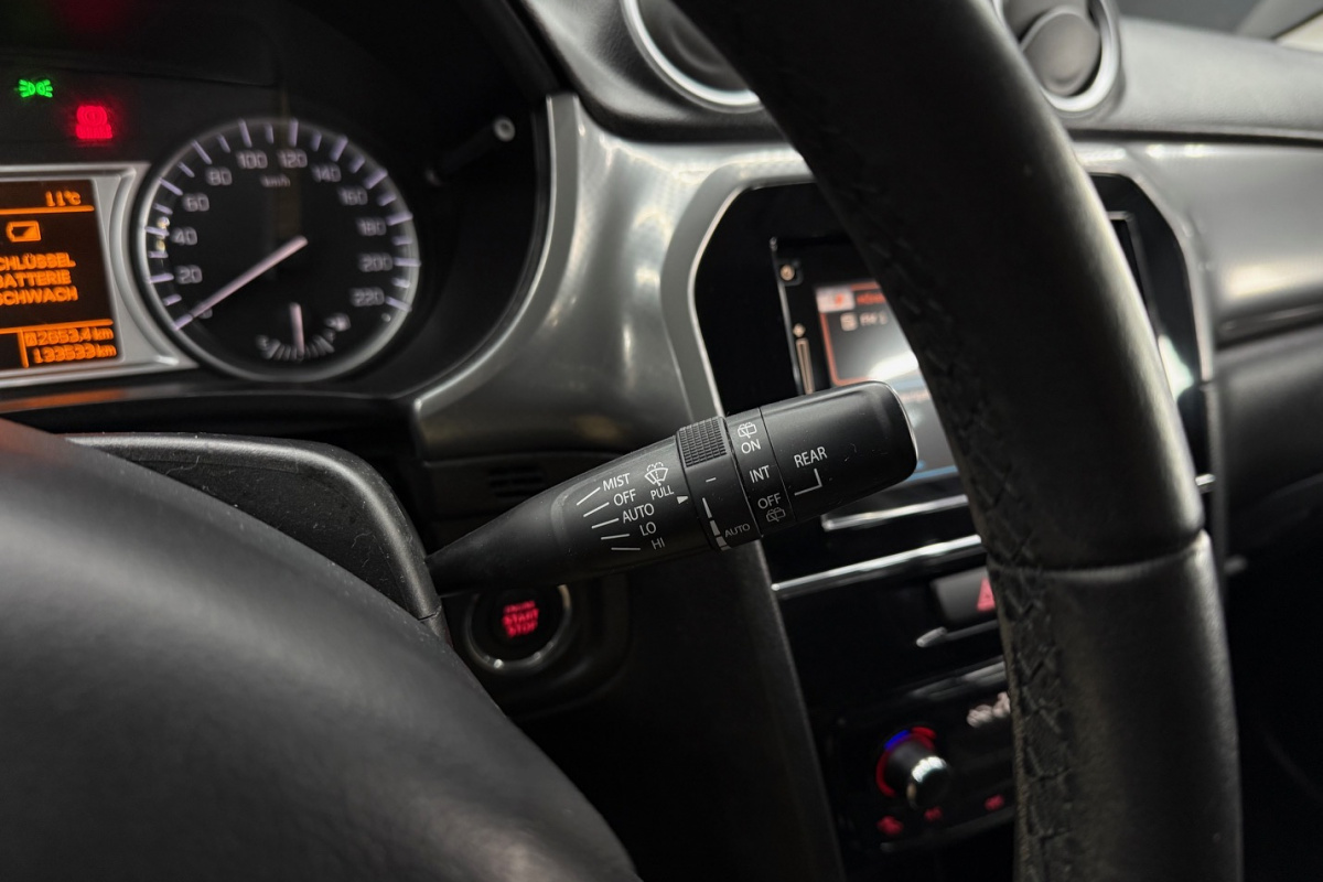 Ponuka vozidiel / Suzuki Vitara 1.6 VVT Comfort 2WD - video