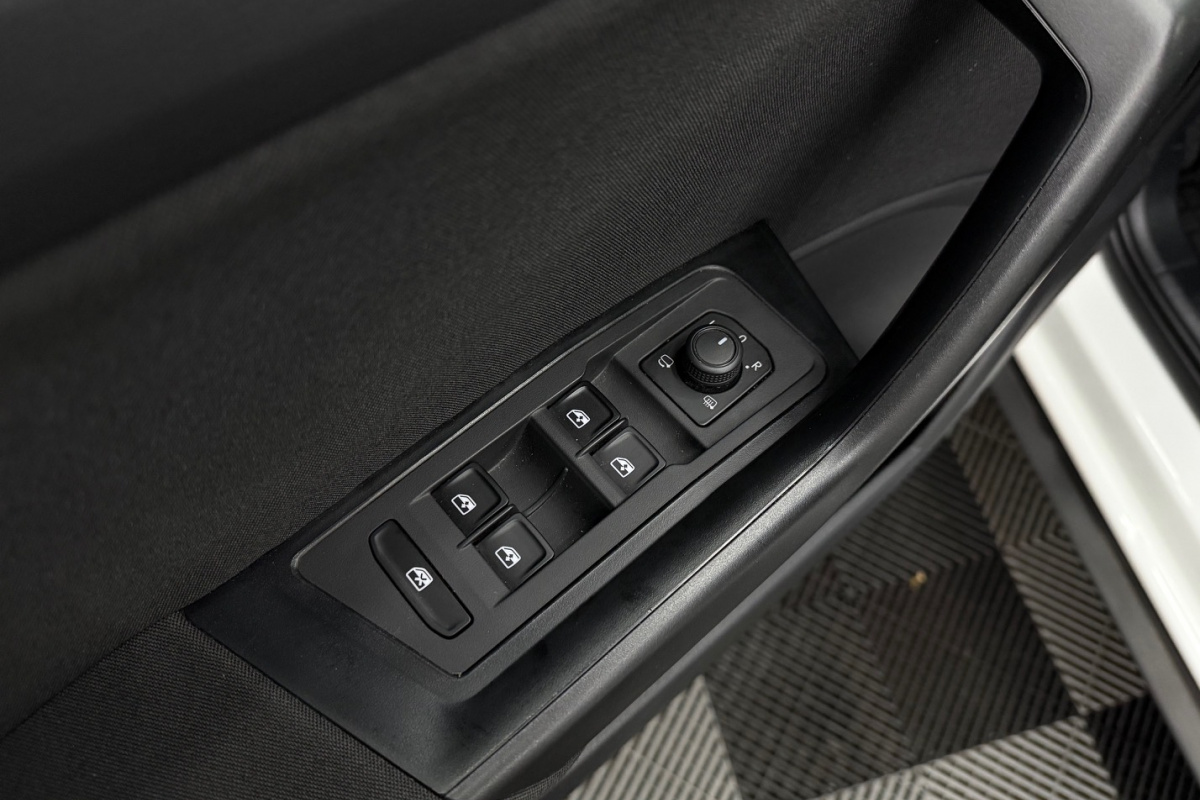 Ponuka vozidiel / Volkswagen T-Roc 1.5 TSI Style DSG - video