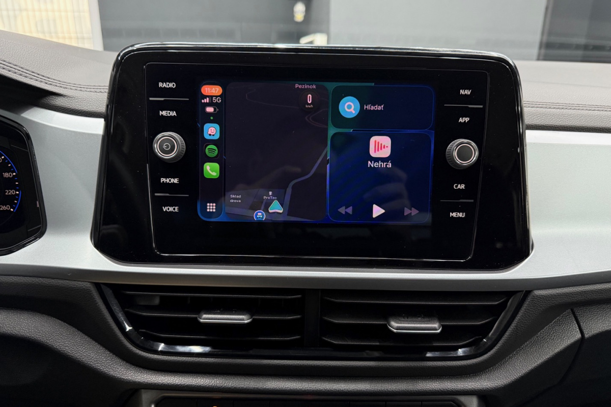 Ponuka vozidiel / Volkswagen T-Roc 1.5 TSI Style DSG - video