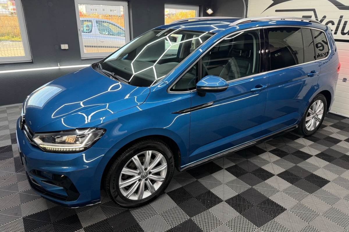 Ponuka vozidiel / Volkswagen Touran 1.4 TSI BMT R-Line Highline DSG - video Ponuka vozidiel / Volkswagen Touran 1.4 TSI BMT R-Line Highline DSG - video