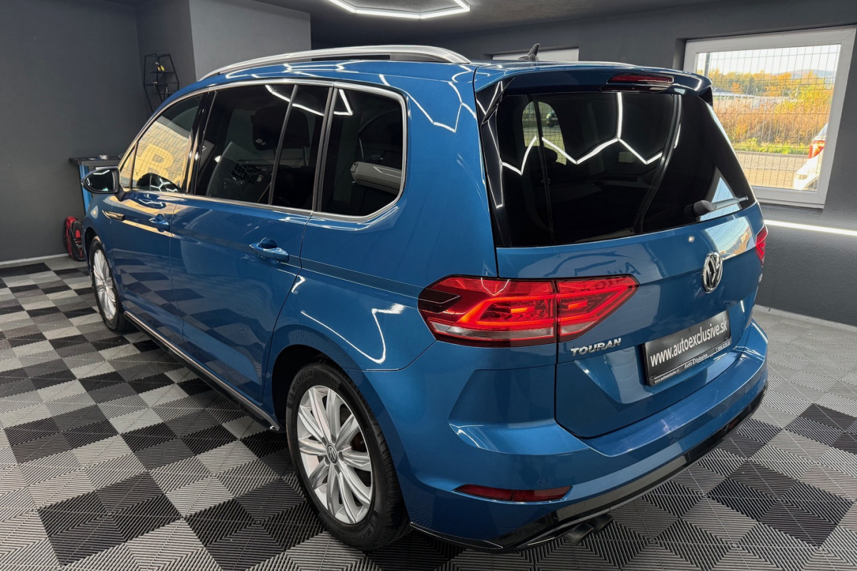 Ponuka vozidiel / Volkswagen Touran 1.4 TSI BMT R-Line Highline DSG - video Ponuka vozidiel / Volkswagen Touran 1.4 TSI BMT R-Line Highline DSG - video