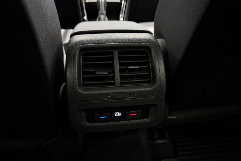  Ponuka vozidiel / Volkswagen Touran 1.4 TSI BMT R-Line Highline DSG - video