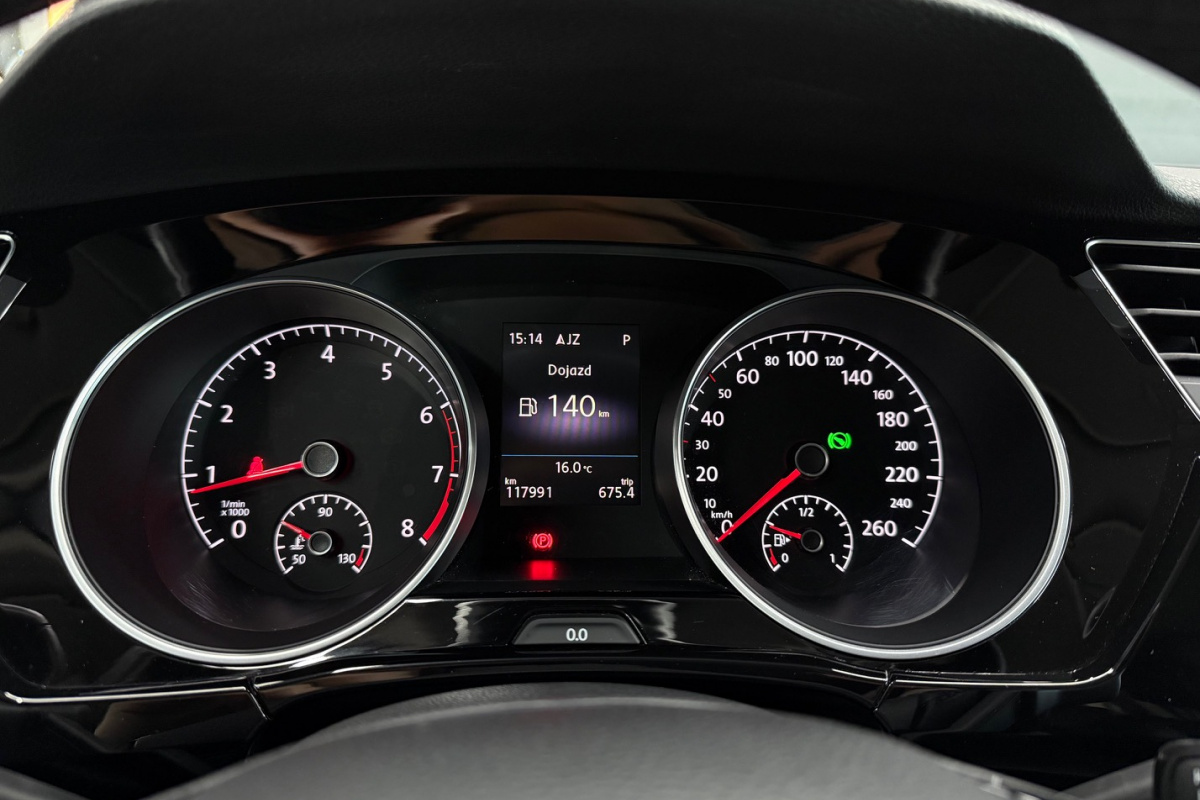 Ponuka vozidiel / Volkswagen Touran 1.4 TSI BMT R-Line Highline DSG - video