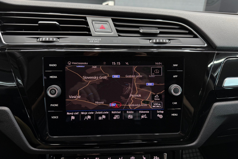  Ponuka vozidiel / Volkswagen Touran 1.4 TSI BMT R-Line Highline DSG - video