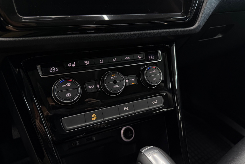  Ponuka vozidiel / Volkswagen Touran 1.4 TSI BMT R-Line Highline DSG - video