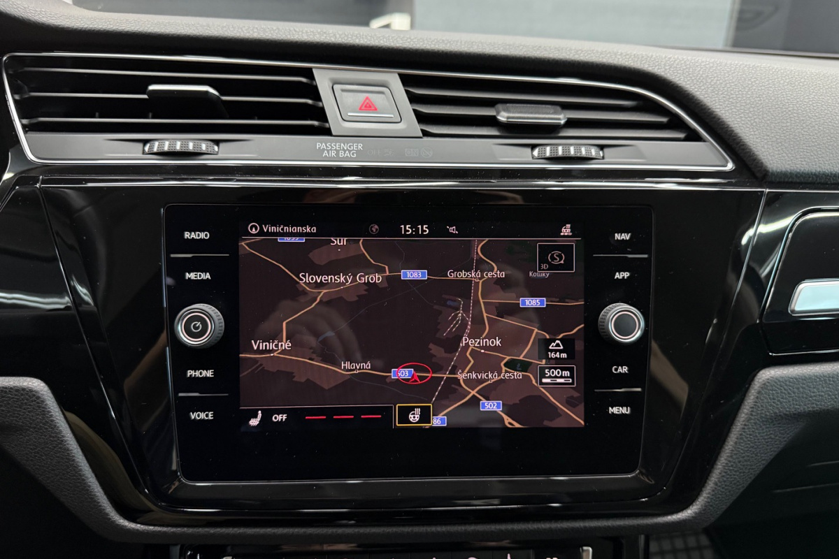 Ponuka vozidiel / Volkswagen Touran 1.4 TSI BMT R-Line Highline DSG - video