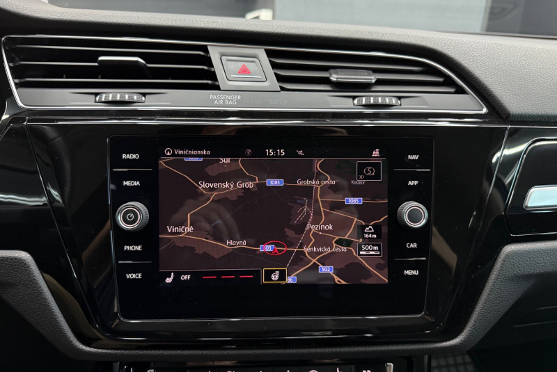 Ponuka vozidiel / Volkswagen Touran 1.4 TSI BMT R-Line Highline DSG - video  Ponuka vozidiel / Volkswagen Touran 1.4 TSI BMT R-Line Highline DSG - video