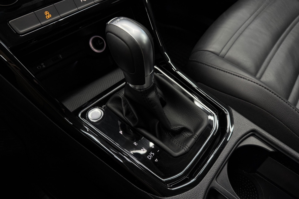 Ponuka vozidiel / Volkswagen Touran 1.4 TSI BMT R-Line Highline DSG - video