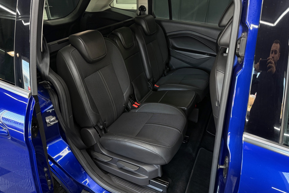 Ponuka vozidiel / Ford Grand C-Max 1.5 TDCi 120k Titanium A/T - video Ponuka vozidiel / Ford Grand C-Max 1.5 TDCi 120k Titanium A/T - video