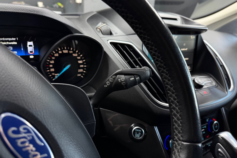 Ponuka vozidiel / Ford Grand C-Max 1.5 TDCi 120k Titanium A/T - video Ponuka vozidiel / Ford Grand C-Max 1.5 TDCi 120k Titanium A/T - video