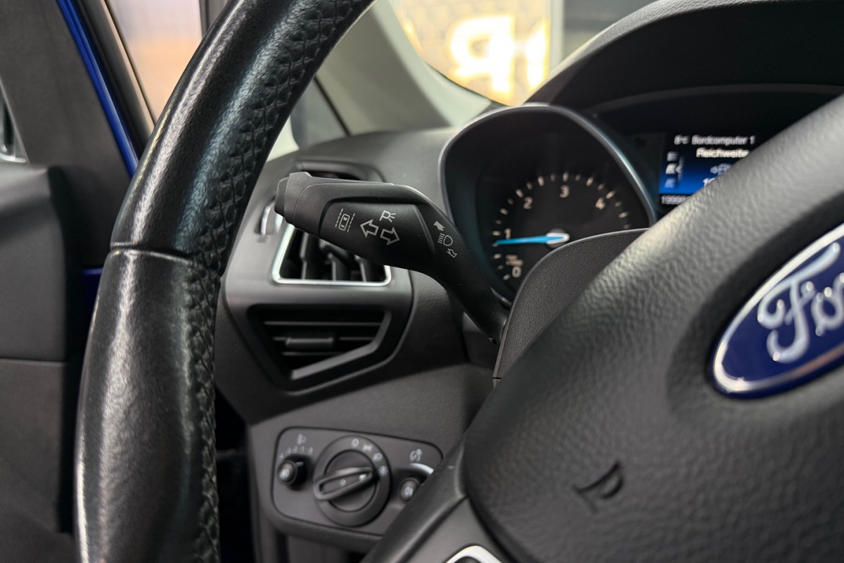 Ponuka vozidiel / Ford Grand C-Max 1.5 TDCi 120k Titanium A/T - video