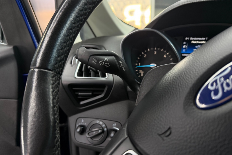 Ponuka vozidiel / Ford Grand C-Max 1.5 TDCi 120k Titanium A/T - video Ponuka vozidiel / Ford Grand C-Max 1.5 TDCi 120k Titanium A/T - video