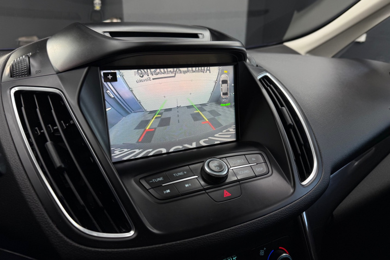  Ponuka vozidiel / Ford Grand C-Max 1.5 TDCi 120k Titanium A/T - video