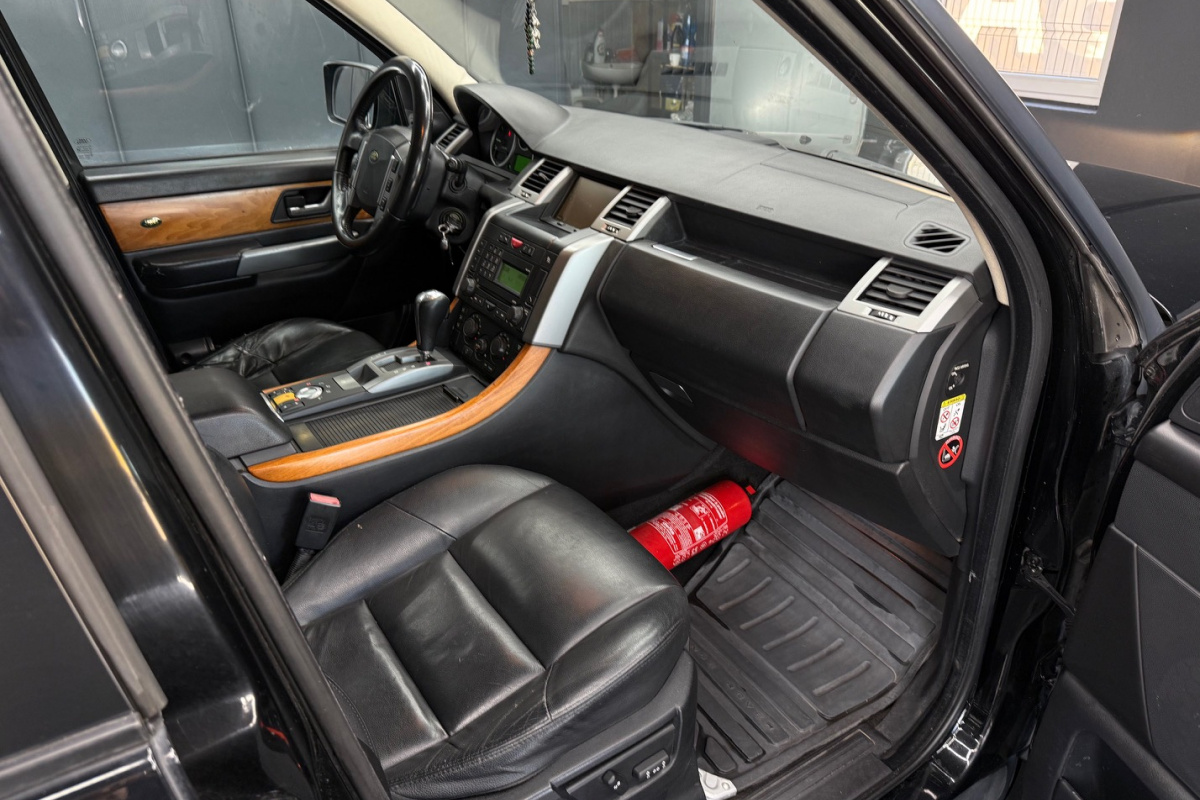 Ponuka vozidiel / Land Rover Range Rover Sport 2.7 TDV6 SE - video