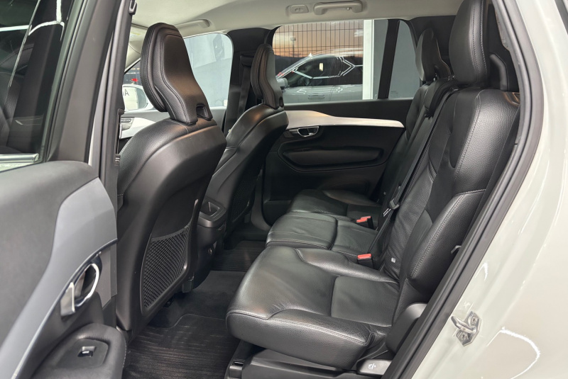  Ponuka vozidiel / Volvo XC90 2.0 T5 MOMENTUM 4x4 7-MIEST - video