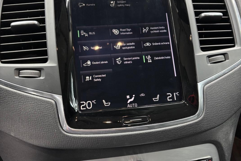  Ponuka vozidiel / Volvo XC90 2.0 T5 MOMENTUM 4x4 7-MIEST - video